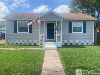 Main picture of 1075 N Dick Dowling St