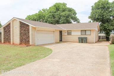 Main picture of 3409 Overland Dr