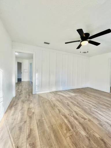 Main picture of 7537 Oakwood St