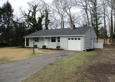Main picture of 225 Connetquot Dr