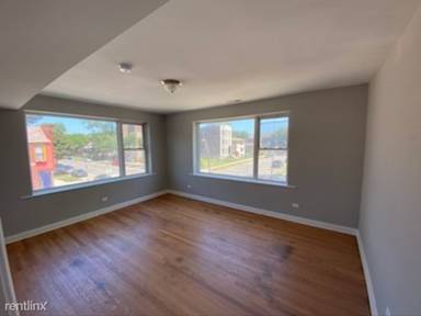 Main picture of 1155 E 72nd St