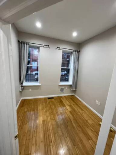 Main picture of 1846 W Master St