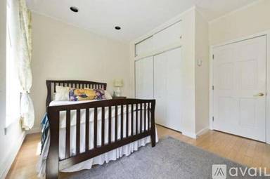 Main picture of 19 Follen St