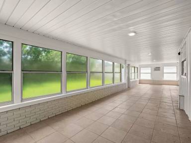 Main picture of 902 Green Briar St