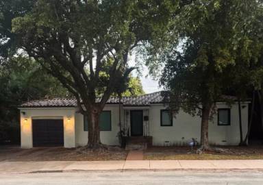 Main picture of 111 Avila Ct