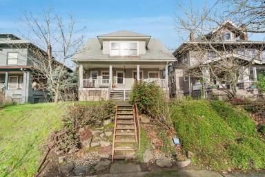 Main picture of 1527 SE Main St