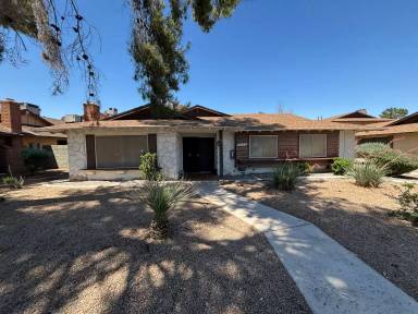 Main picture of 2744 Karen Ave