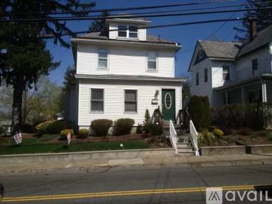 Main picture of 111 S Main St