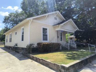 Main picture of 1004 W 24th Ave