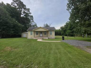 Main picture of 20621 Alexander Ln