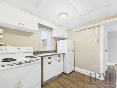 Main picture of 630 W Market St