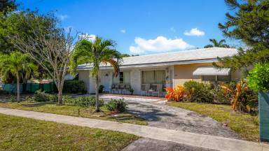 Main picture of 450 S Highland Ct