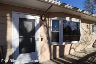 Main picture of 3408 Tree Ln