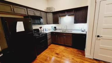 Main picture of 722 Commerce St