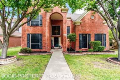 Main picture of 2119 Dover Dr