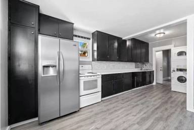 Main picture of 505 W Irving Ave