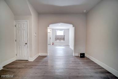 Main picture of 2323 W Harold St