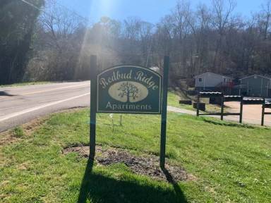 Main picture of 815 E Red Bud Rd