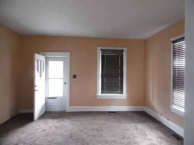 Main picture of 220 N Light St