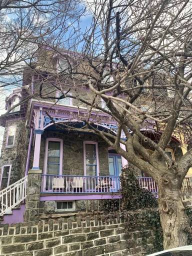 Main picture of 127 Sumac St