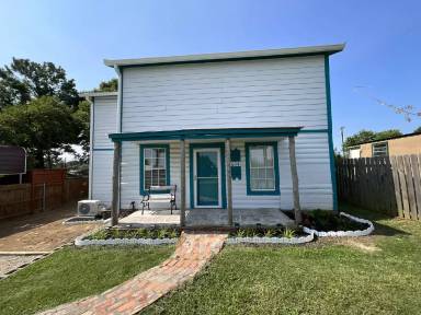 Main picture of 694 Holiday Village Dr