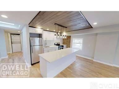 Main picture of 2362 N Clybourn Ave