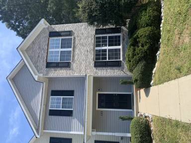 Main picture of 123 Blackthorne Ct