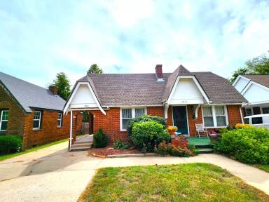 Main picture of 2608 NW 12th St