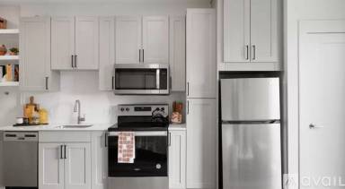 Main picture of 829 W 12th St