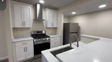 Main picture of 569 E 185th St