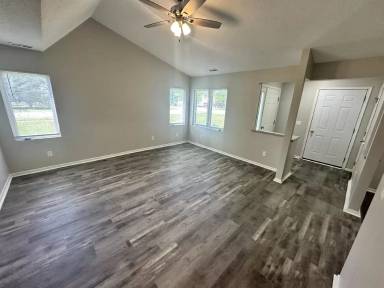 Main picture of 1700 Prairie Ave