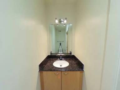 Main picture of T & E Apartments