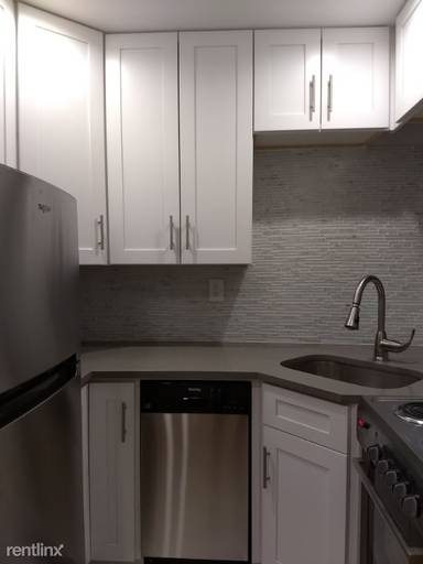 Main picture of 1026 Rhinelander Ave