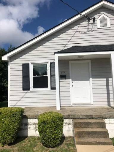 Main picture of 815-821 Maple St