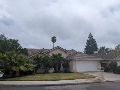 Main picture of 7674 N Barcus Ave