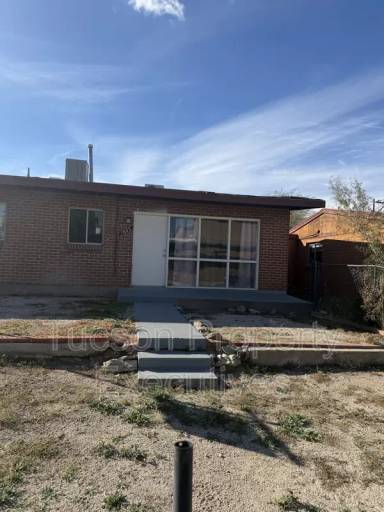 Main picture of 1603 N Highland Ave