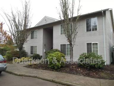 Main picture of 325 SE Lilly Ave