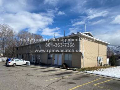 Main picture of 669 E Candlelite Ln