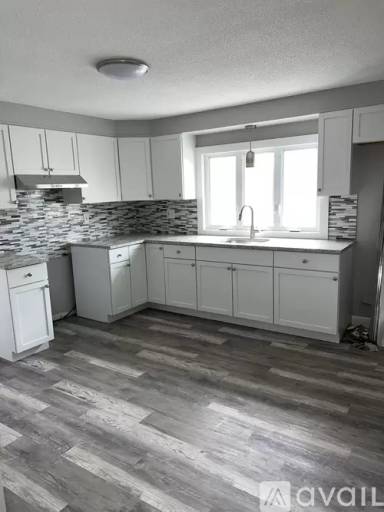 Main picture of 89 Hawthorne Ave
