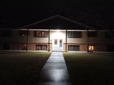 Main picture of 320 Cypress St N