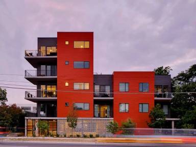 Main picture of 1615 E 7th St