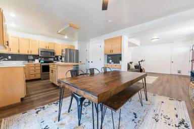 Main picture of 1514 N 360 E