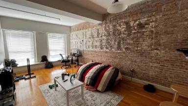 Main picture of 130 King Rd E