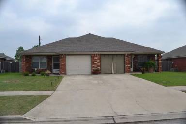 Main picture of 2101 Schorn Dr