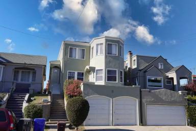 Main picture of 5399 Broadway