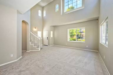 Main picture of 271 Diamante Way