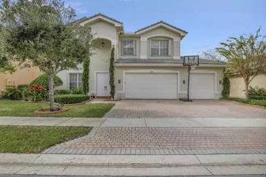 Main picture of 5078 SW 183rd Ave