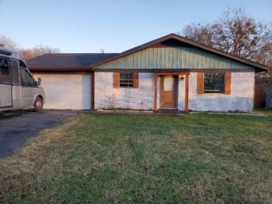 Main picture of 535 E Hickory St