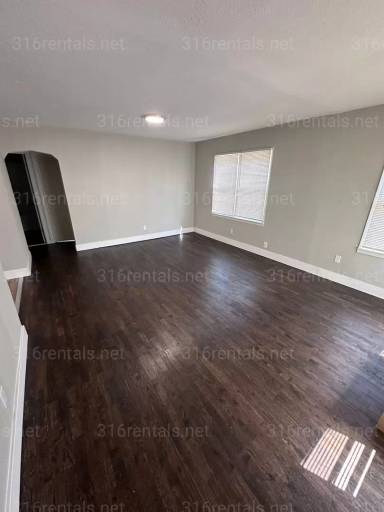 Main picture of 820-822 N Belmont Ave