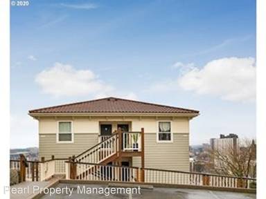 Main picture of 413 NW Uptown Ter